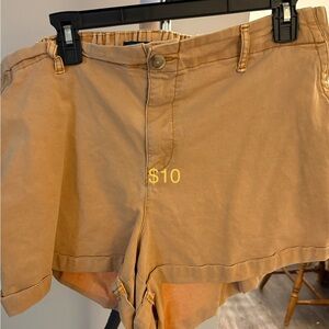 Old Navy Women's Tan Shorts